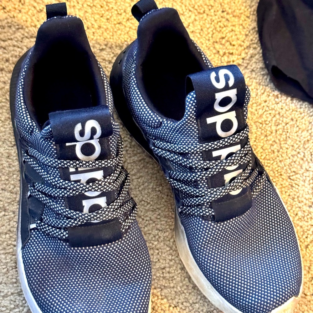 Adidas Black Athletic Shoes with Breathable Mesh and Cushioned Midsole